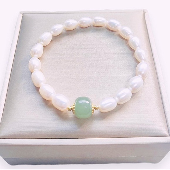 Genuine Beaded Baroque Pearls & Genuine Jade Bracelet NIB - Picture 6 of 7